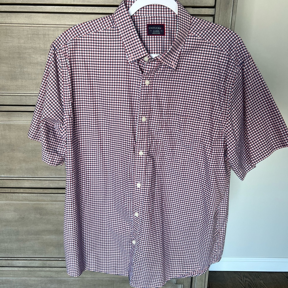 UNTUCKit Men’s XL short sleeve button down